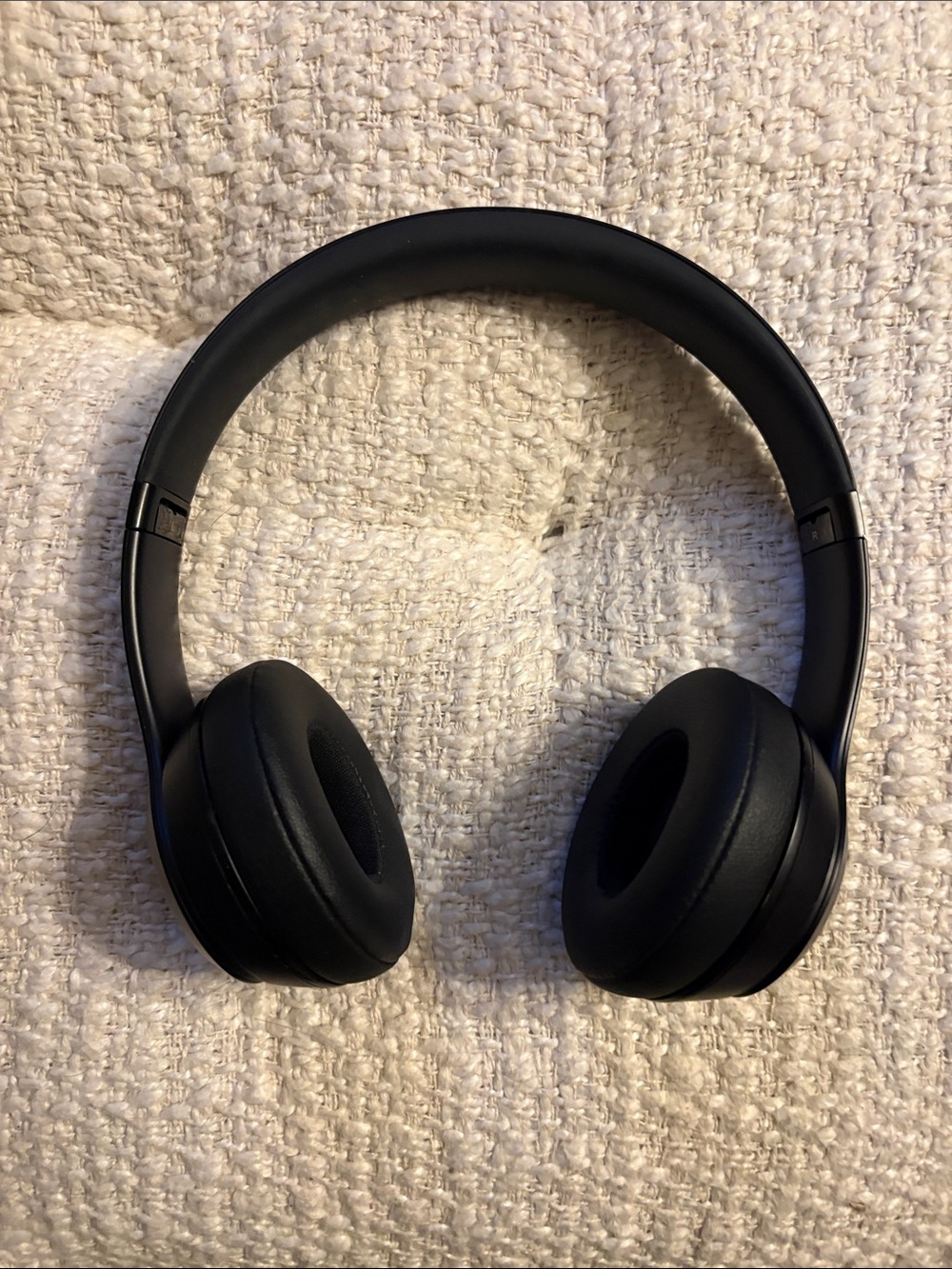 Beats by Dre Over-Ear Headphones in Black- Solo 3